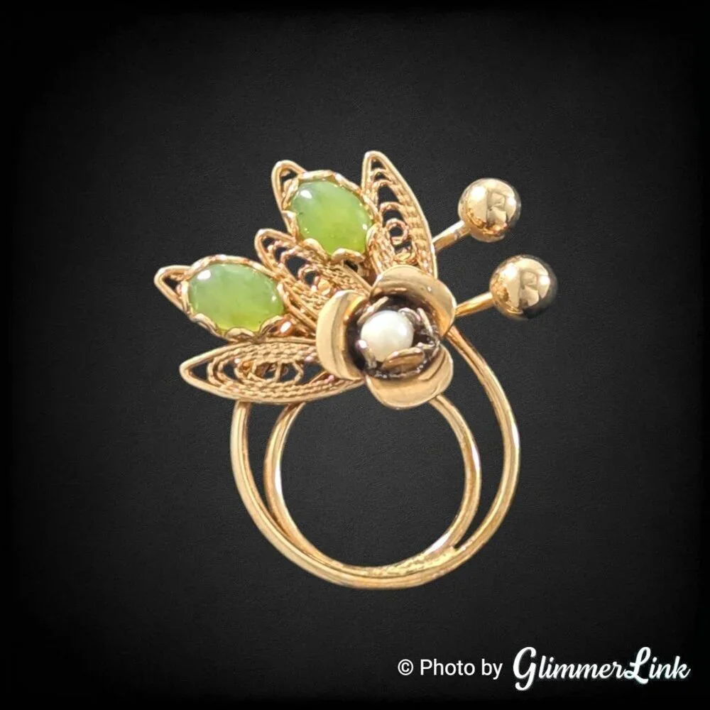Vintage Gold Tone Bee Brooch Green Glass Wings Faux Pearl Open Circle Pin